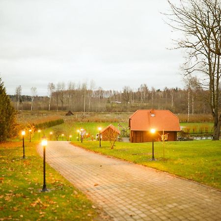 Kundzini Otel Bīriņi Dış mekan fotoğraf