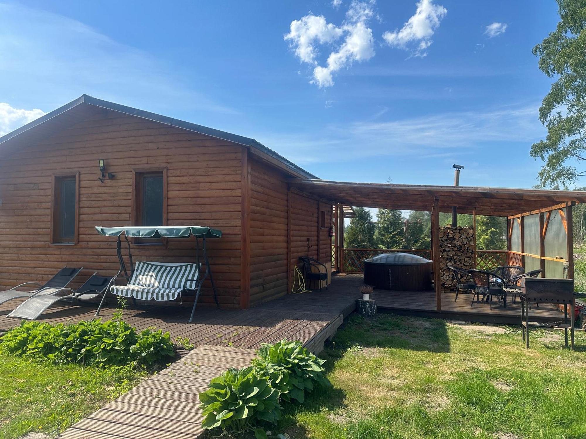 Kundzini Otel Bīriņi Dış mekan fotoğraf