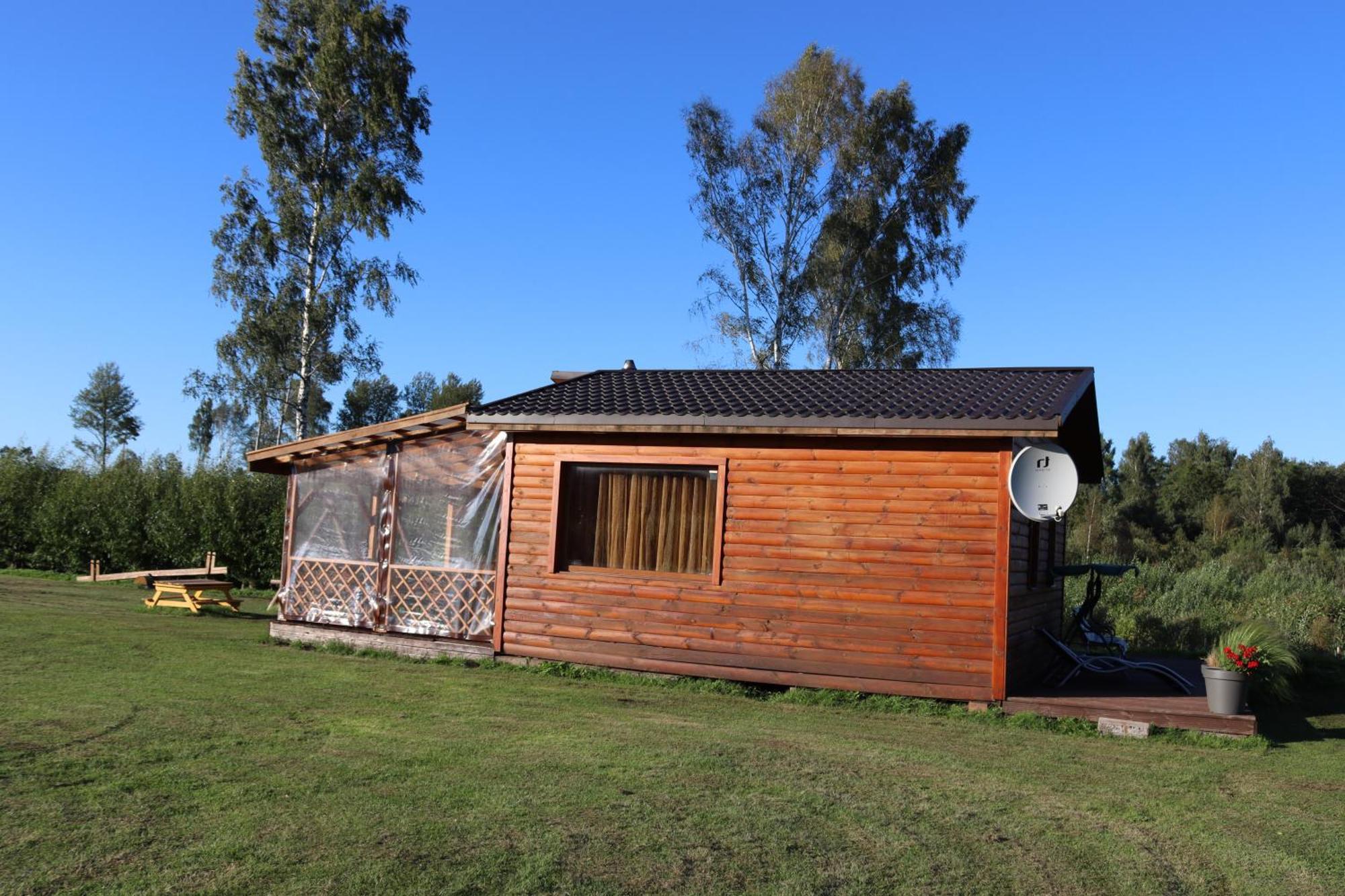 Kundzini Otel Bīriņi Dış mekan fotoğraf
