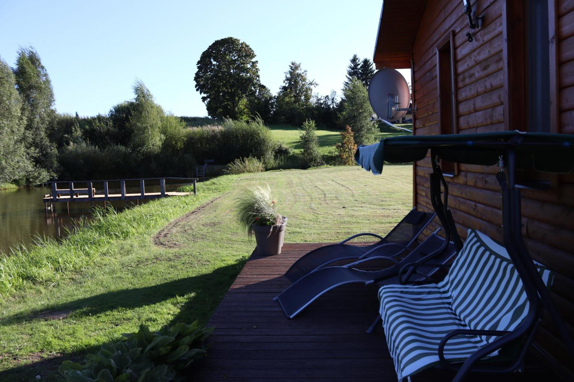 Kundzini Otel Bīriņi Dış mekan fotoğraf