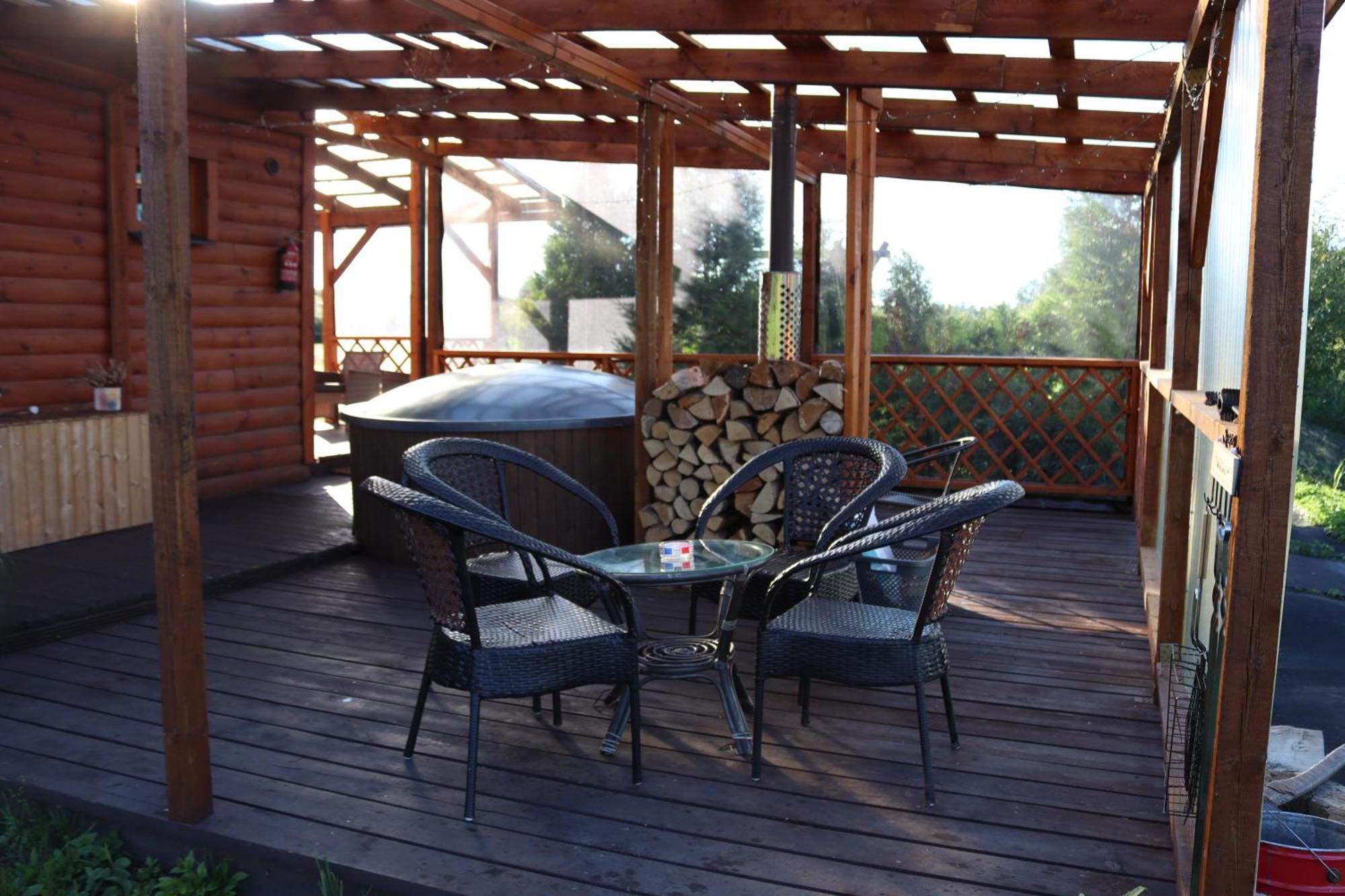 Kundzini Otel Bīriņi Dış mekan fotoğraf