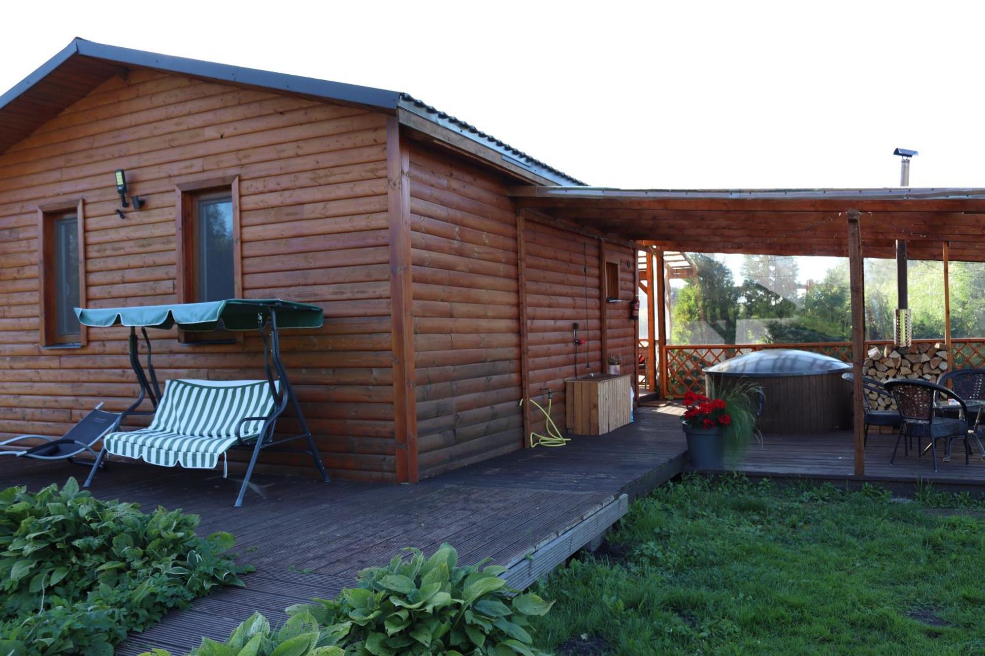 Kundzini Otel Bīriņi Dış mekan fotoğraf