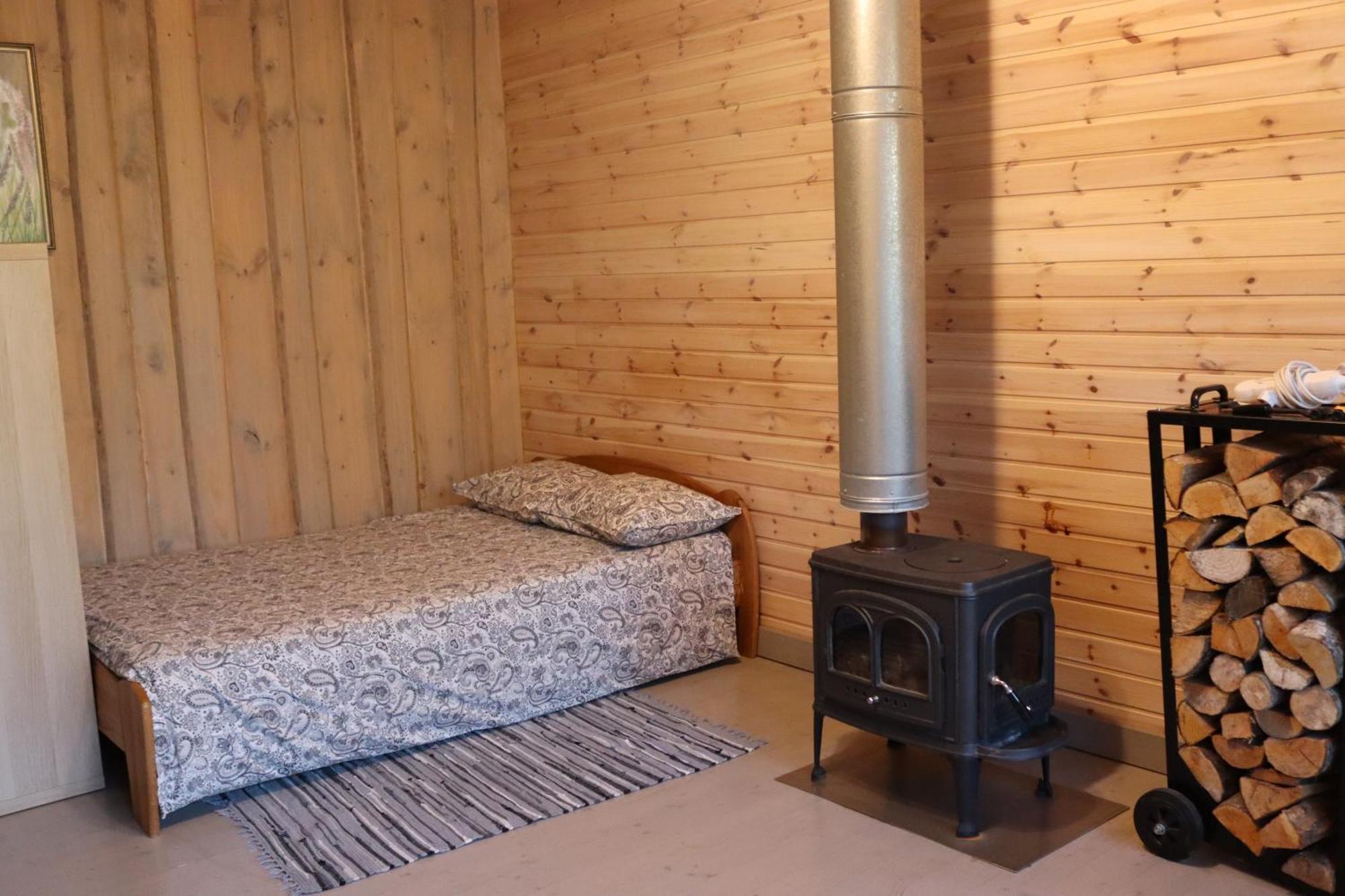 Kundzini Otel Bīriņi Dış mekan fotoğraf