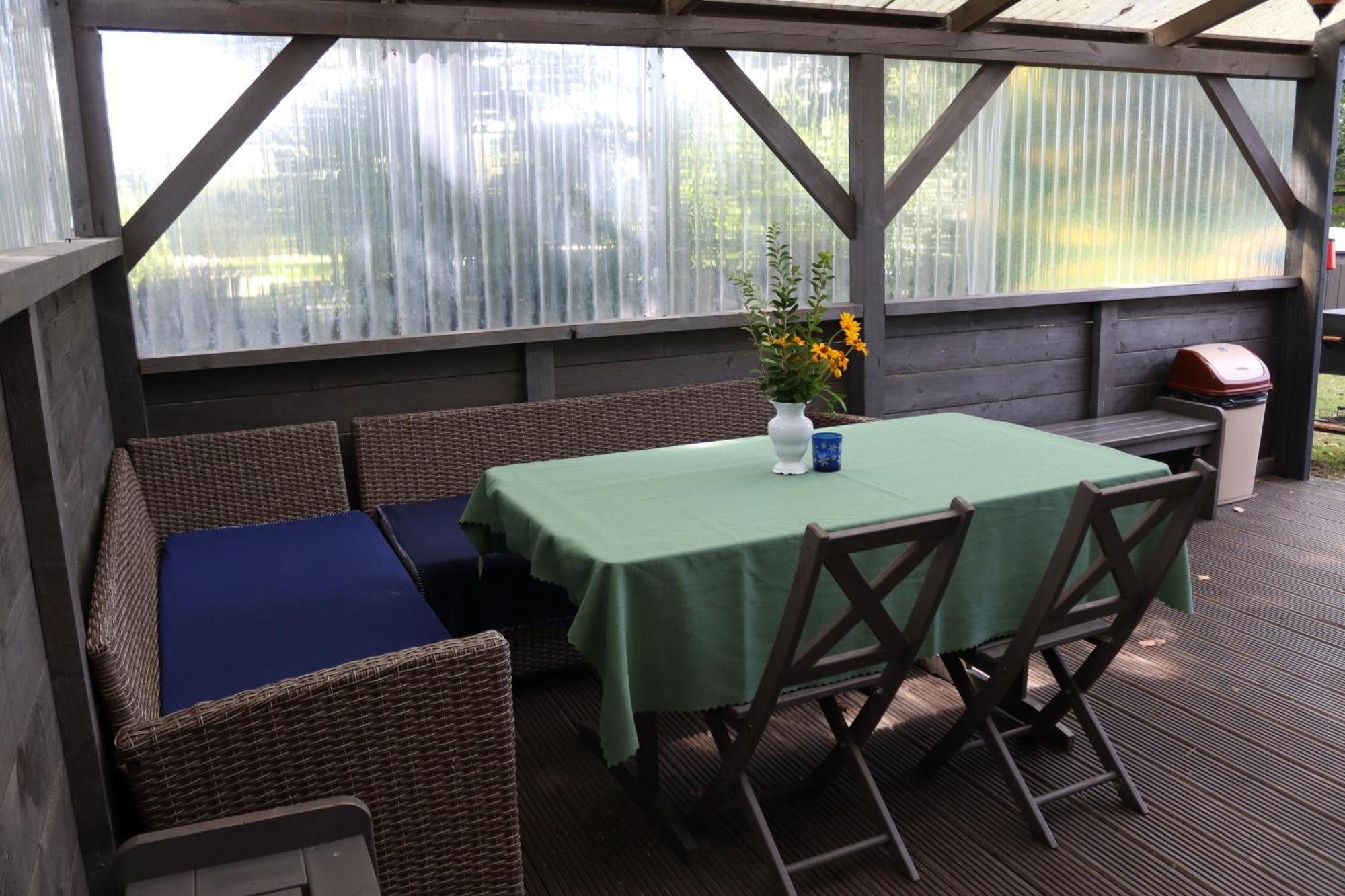 Kundzini Otel Bīriņi Dış mekan fotoğraf
