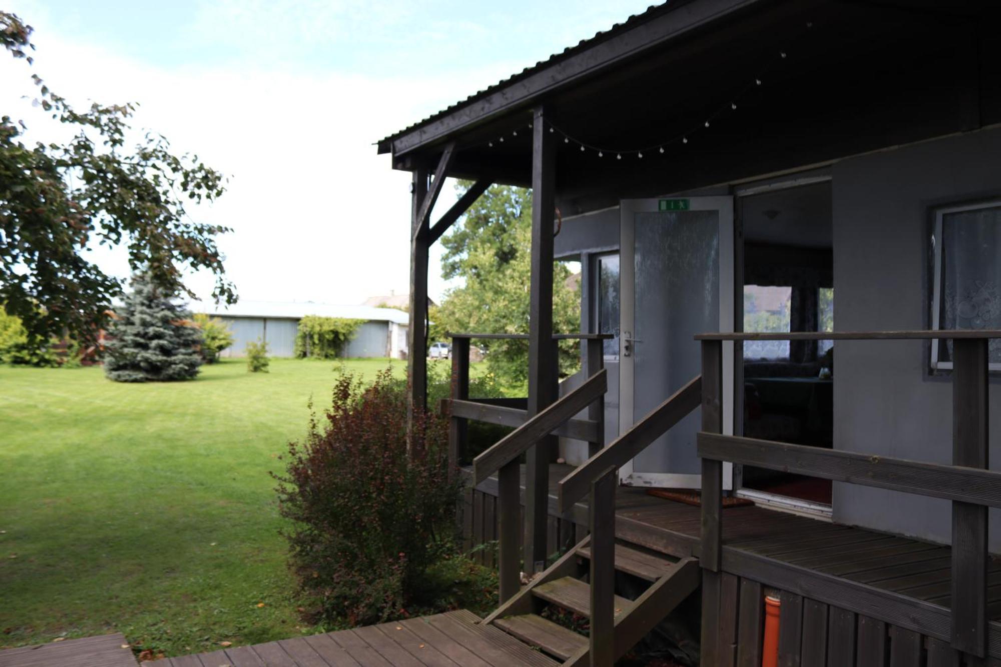 Kundzini Otel Bīriņi Dış mekan fotoğraf